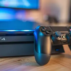 Używana konsola PS4: Nasze najważniejsze porady przed zakupem!